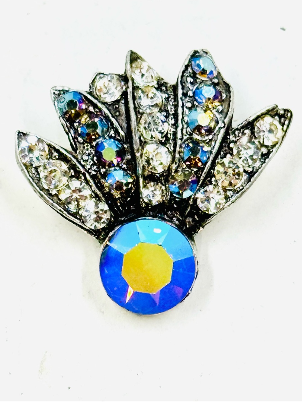 Vintage Silver Tone Aurora Crystal Fan Brooch 1.25”X1.25”
